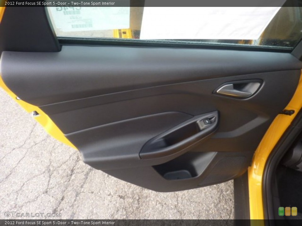 Two-Tone Sport Interior Door Panel for the 2012 Ford Focus SE Sport 5-Door #55128528