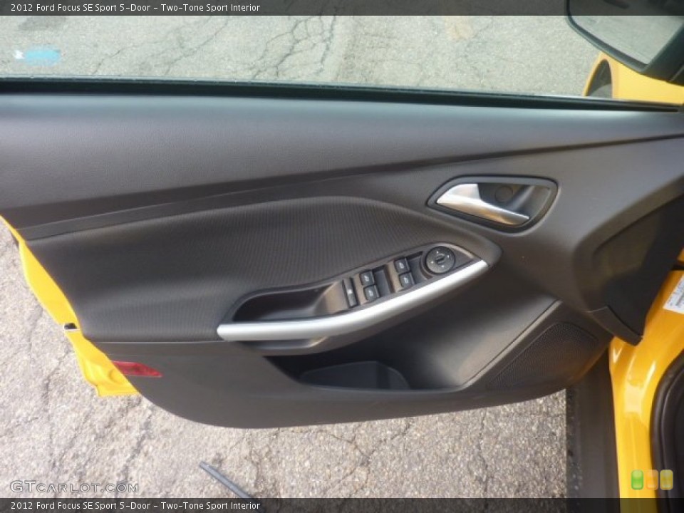 Two-Tone Sport Interior Door Panel for the 2012 Ford Focus SE Sport 5-Door #55128537