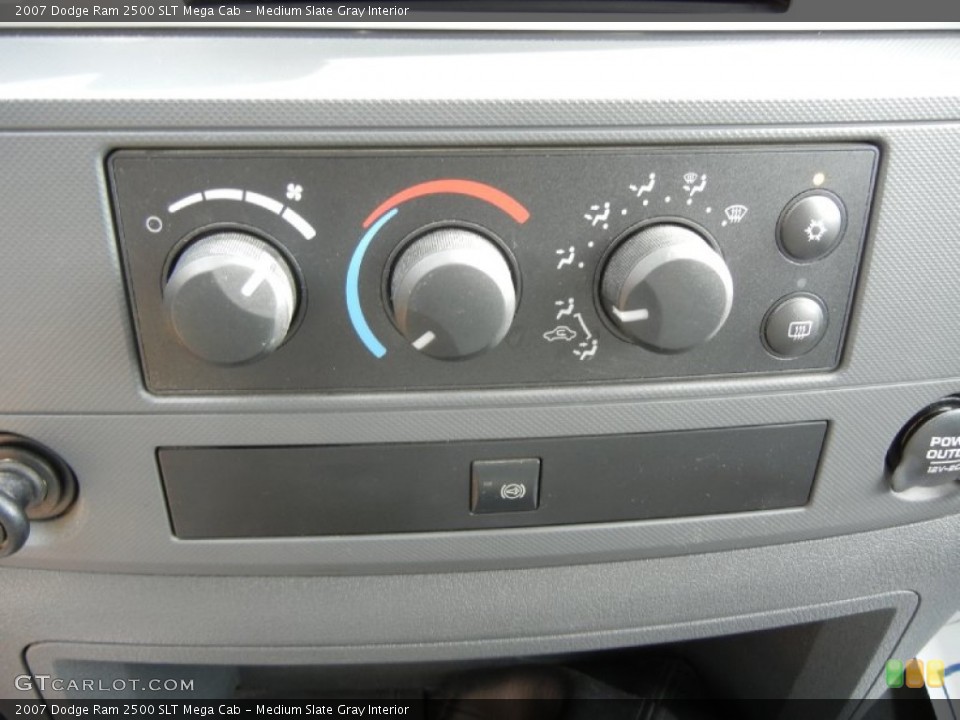 Medium Slate Gray Interior Controls for the 2007 Dodge Ram 2500 SLT Mega Cab #55130226