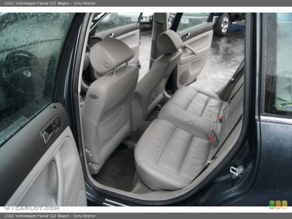 Grey Interior Photo for the 2002 Volkswagen Passat GLS Wagon #55141970