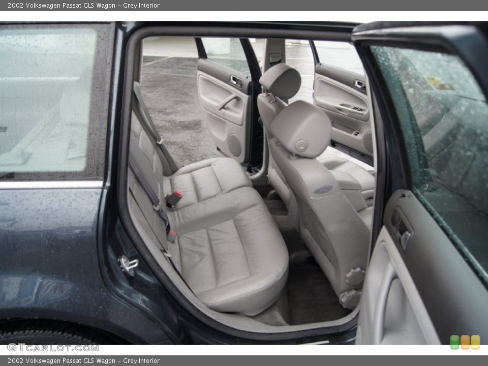 Grey Interior Photo for the 2002 Volkswagen Passat GLS Wagon #55141991