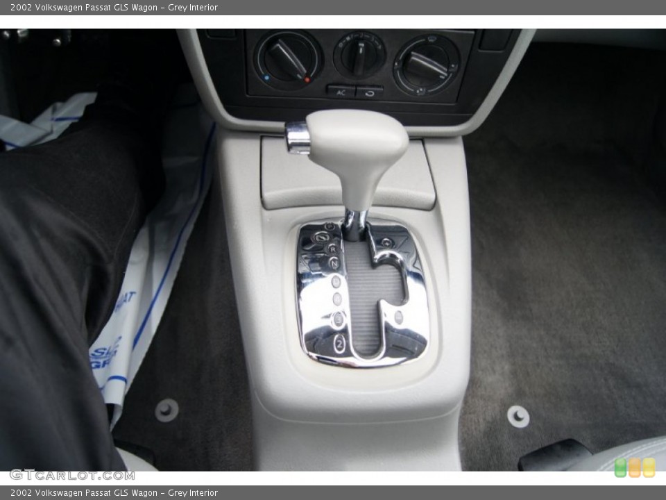 Grey Interior Transmission for the 2002 Volkswagen Passat GLS Wagon #55142147