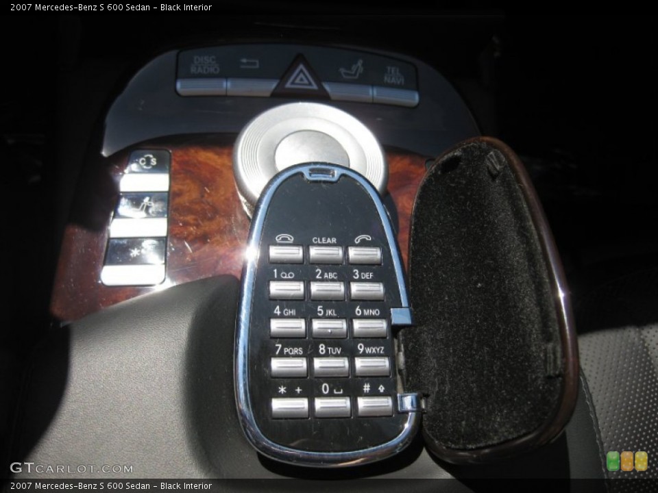 Black Interior Controls for the 2007 Mercedes-Benz S 600 Sedan #55145441