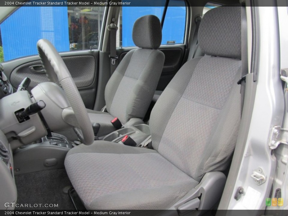 Medium Gray Interior Photo for the 2004 Chevrolet Tracker  #55150985