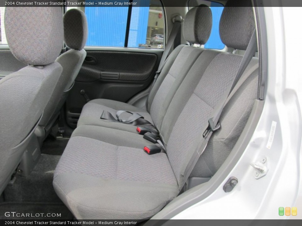 Medium Gray Interior Photo for the 2004 Chevrolet Tracker  #55150991