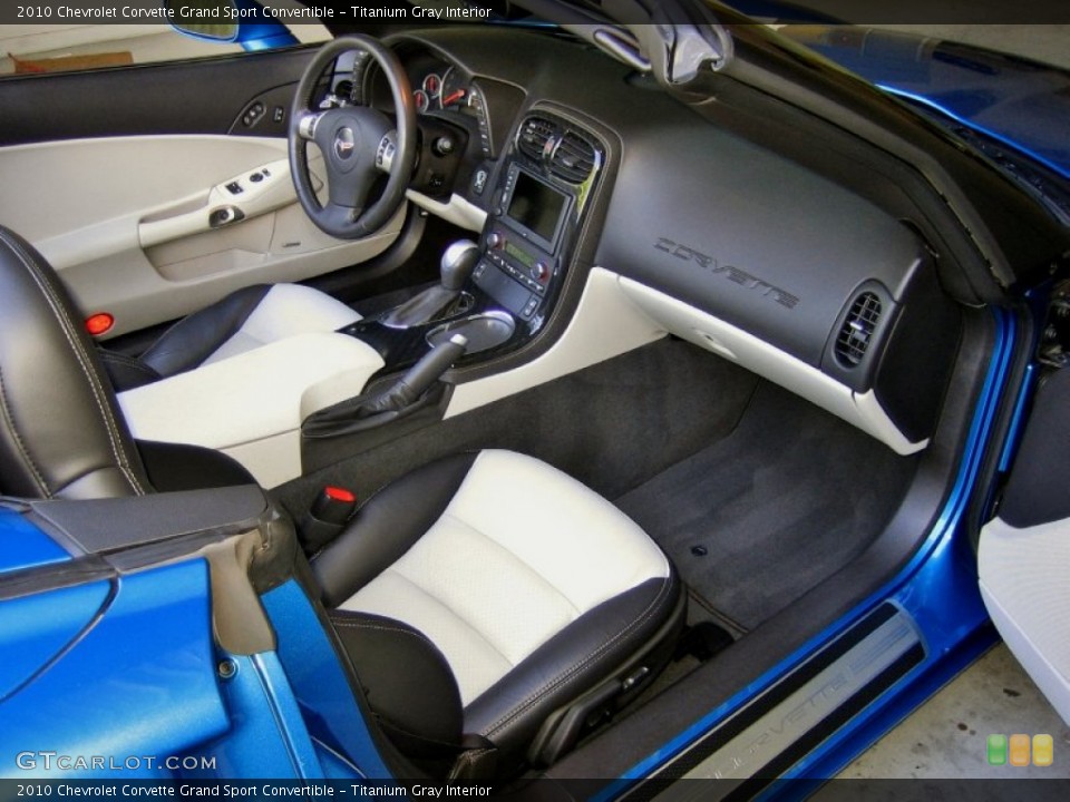 Titanium Gray Interior Photo for the 2010 Chevrolet Corvette Grand Sport Convertible #55156092