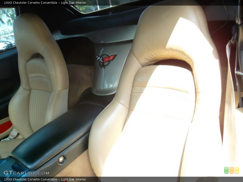 Light Oak Interior Photo for the 1999 Chevrolet Corvette Convertible #55160739