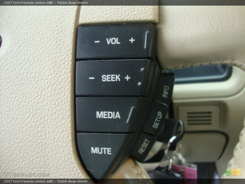 Pebble Beige Interior Controls for the 2007 Ford Freestyle Limited AWD #55173177