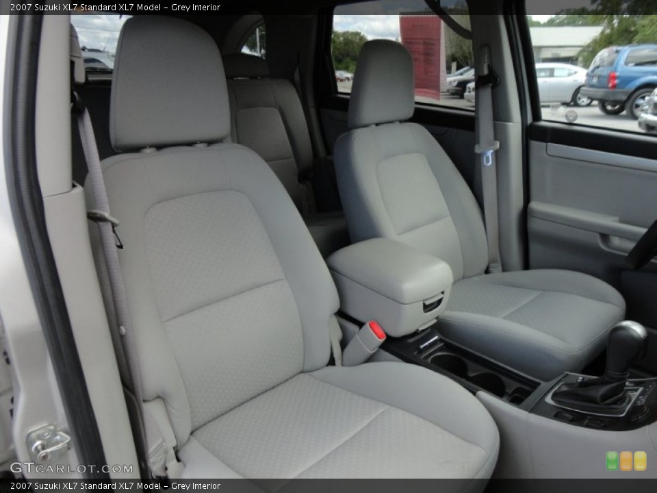 Grey Interior Photo for the 2007 Suzuki XL7  #55179501