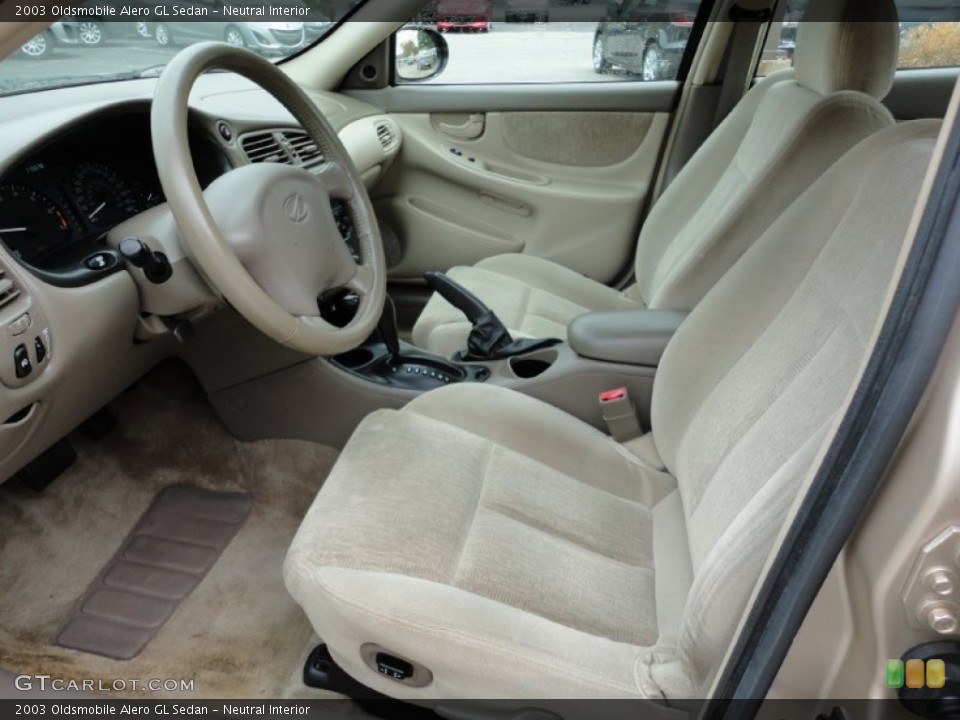 Neutral Interior Photo for the 2003 Oldsmobile Alero GL Sedan #55187958