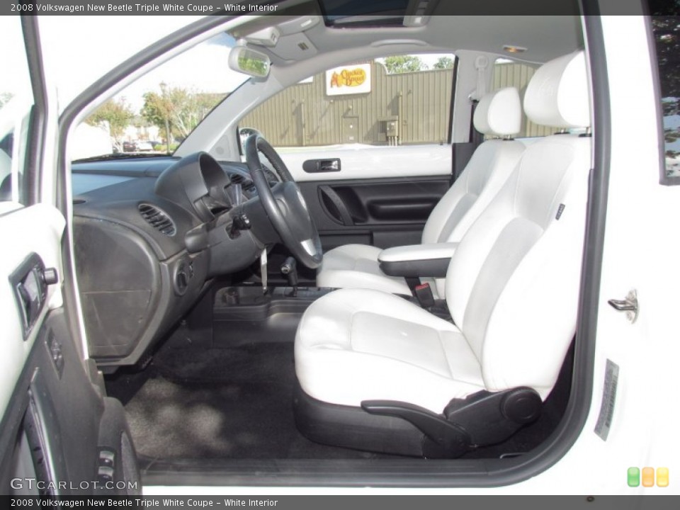 White Interior Photo for the 2008 Volkswagen New Beetle Triple White Coupe #55195185