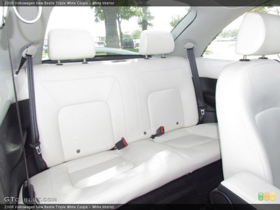 White Interior Photo for the 2008 Volkswagen New Beetle Triple White Coupe #55195203