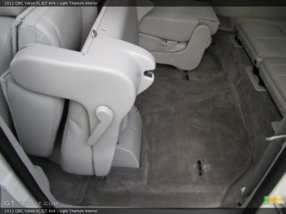 Light Titanium Interior Photo for the 2011 GMC Yukon XL SLT 4x4 #55222867