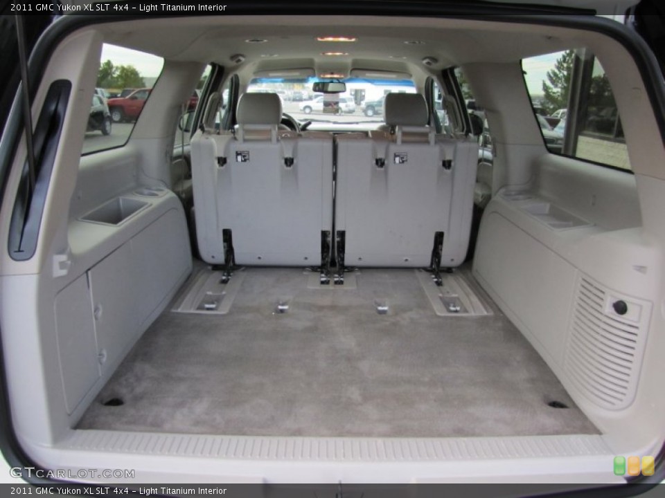 Light Titanium Interior Photo for the 2011 GMC Yukon XL SLT 4x4 #55222885