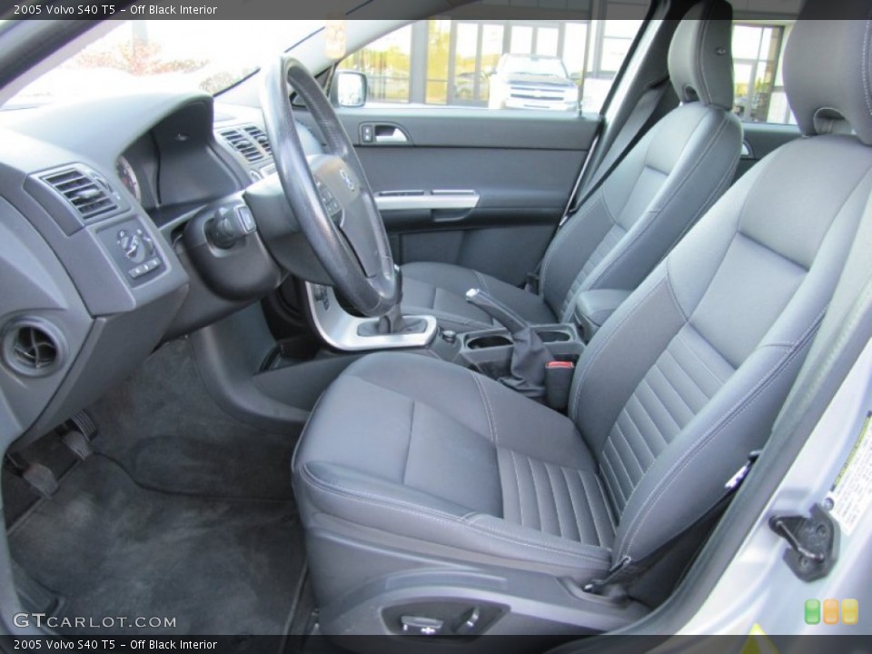 Off Black Interior Photo for the 2005 Volvo S40 T5 #55223088