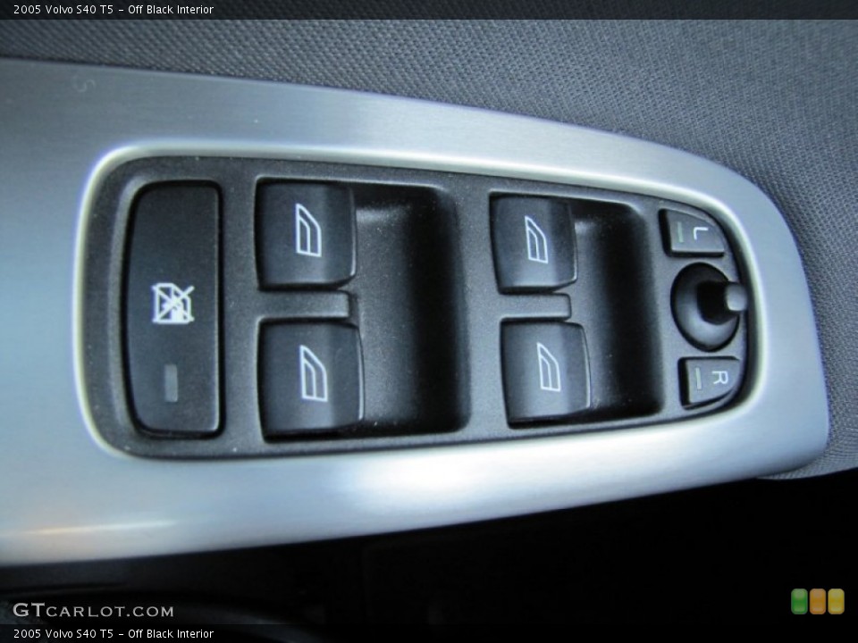 Off Black Interior Controls for the 2005 Volvo S40 T5 #55223149