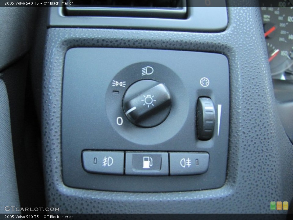 Off Black Interior Controls for the 2005 Volvo S40 T5 #55223158