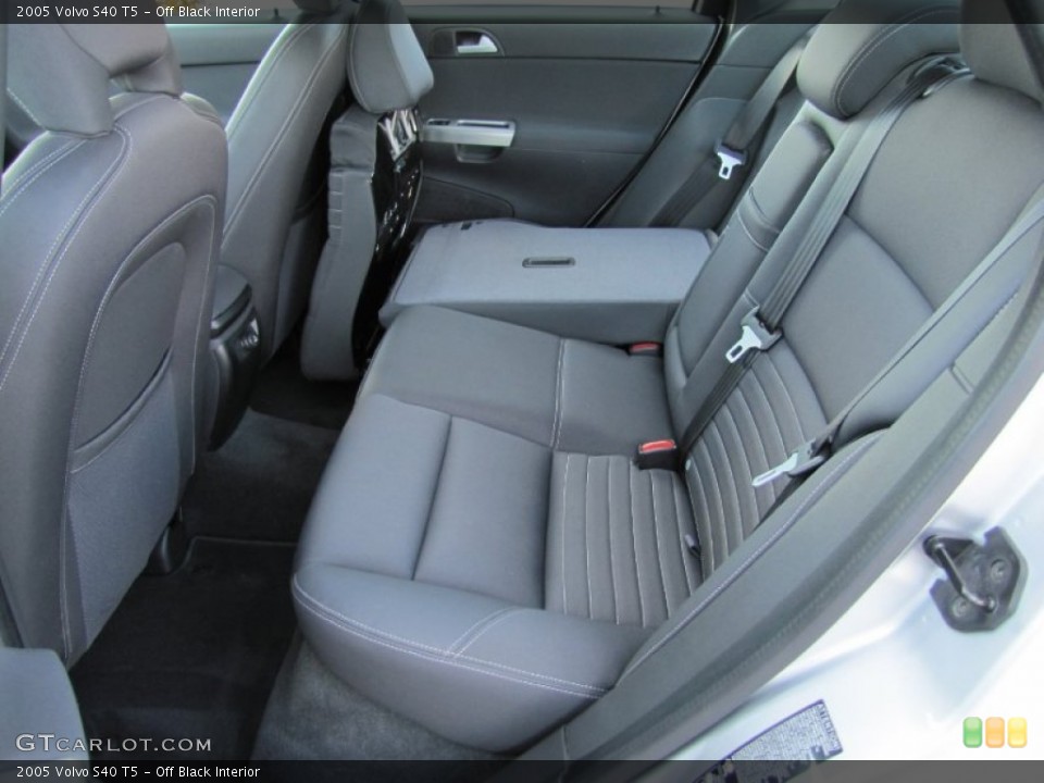 Off Black Interior Photo for the 2005 Volvo S40 T5 #55223260