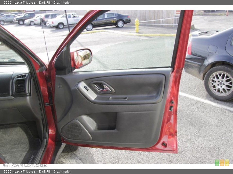 Dark Flint Gray Interior Door Panel for the 2006 Mazda Tribute s #55230172