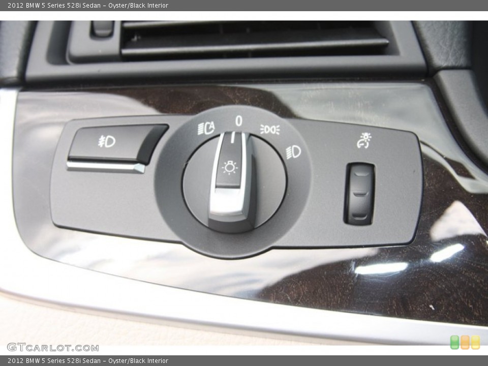 Oyster/Black Interior Controls for the 2012 BMW 5 Series 528i Sedan #55230364
