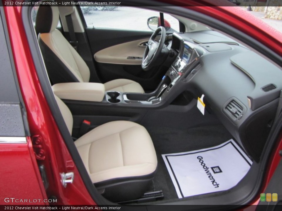 Light Neutral/Dark Accents Interior Photo for the 2012 Chevrolet Volt Hatchback #55237732