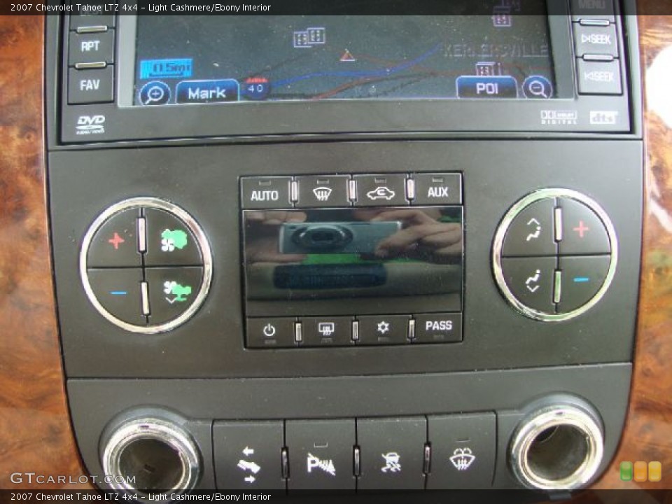Light Cashmere/Ebony Interior Controls for the 2007 Chevrolet Tahoe LTZ 4x4 #55248877