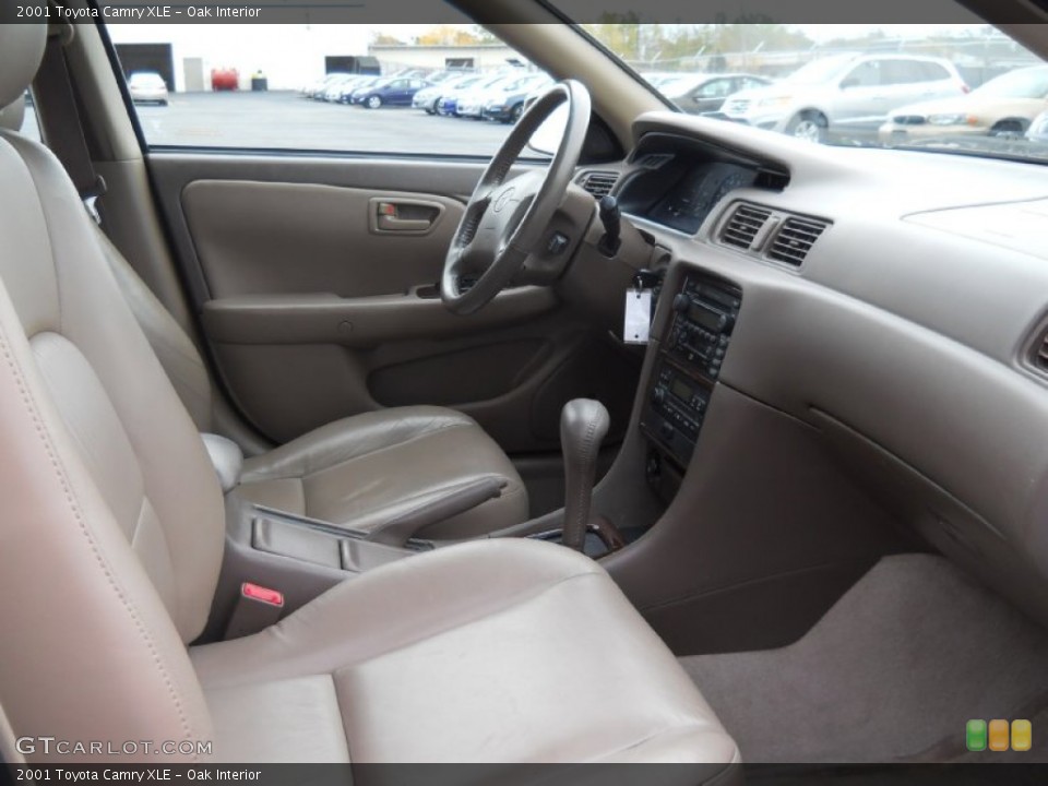Oak Interior Photo for the 2001 Toyota Camry XLE #55266883