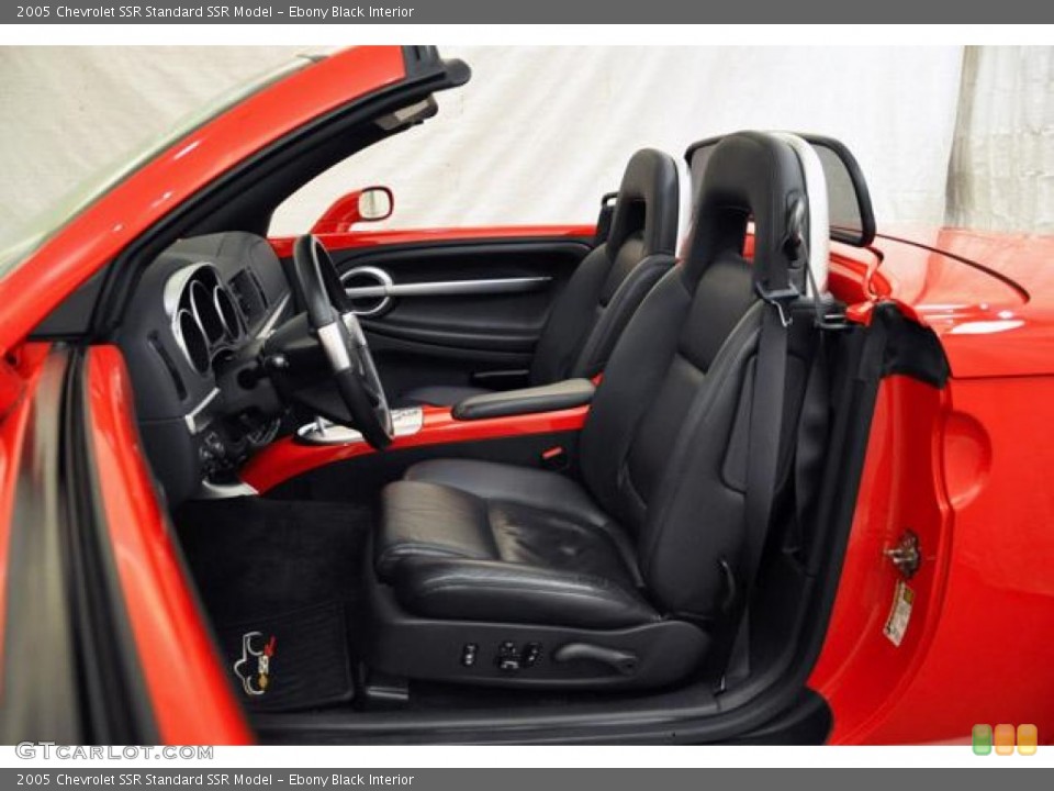 Ebony Black Interior Photo for the 2005 Chevrolet SSR  #55269223