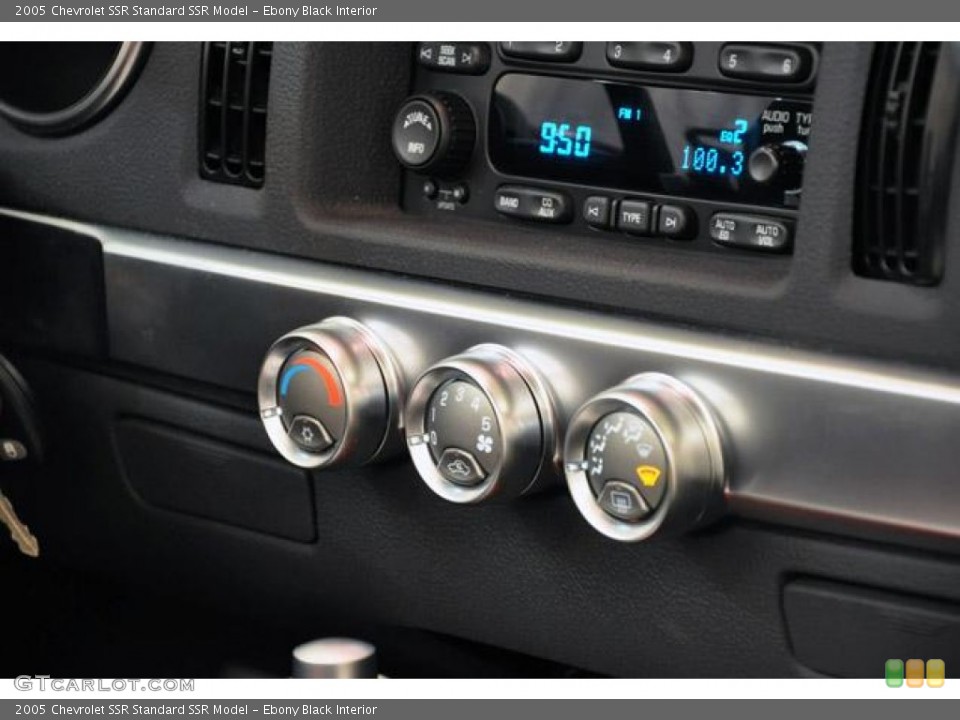 Ebony Black Interior Controls for the 2005 Chevrolet SSR  #55269256