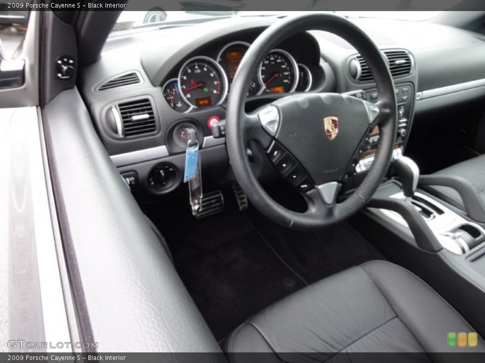 Black Interior Steering Wheel for the 2009 Porsche Cayenne S #55271387