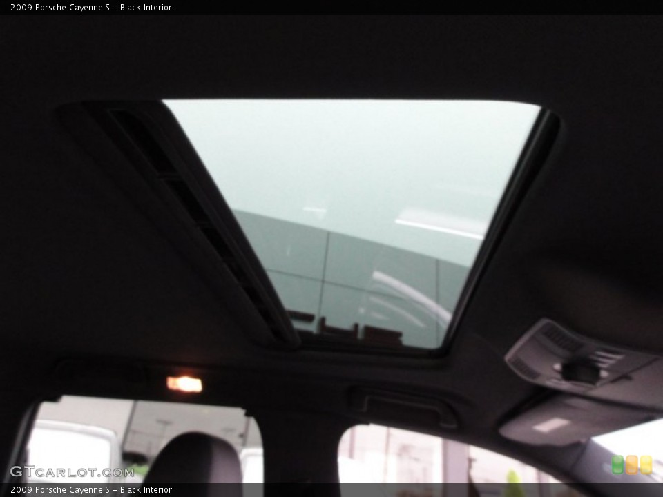 Black Interior Sunroof for the 2009 Porsche Cayenne S #55271465