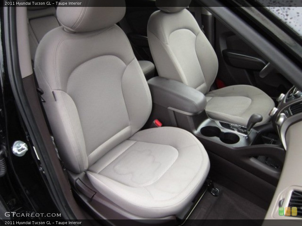 Taupe Interior Photo for the 2011 Hyundai Tucson GL #55271783