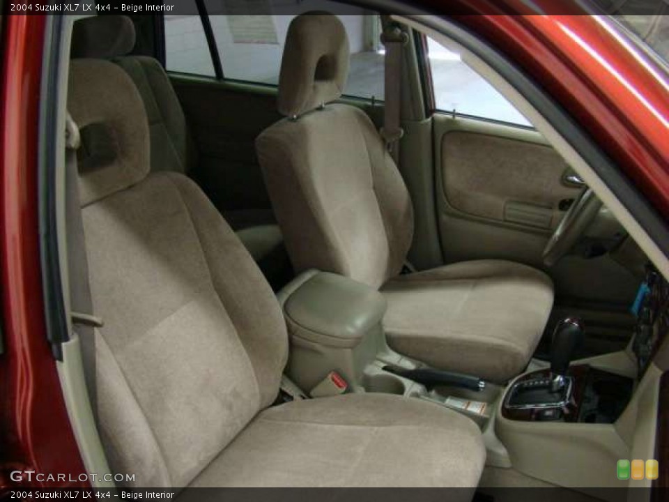 Beige Interior Photo for the 2004 Suzuki XL7 LX 4x4 #55280367