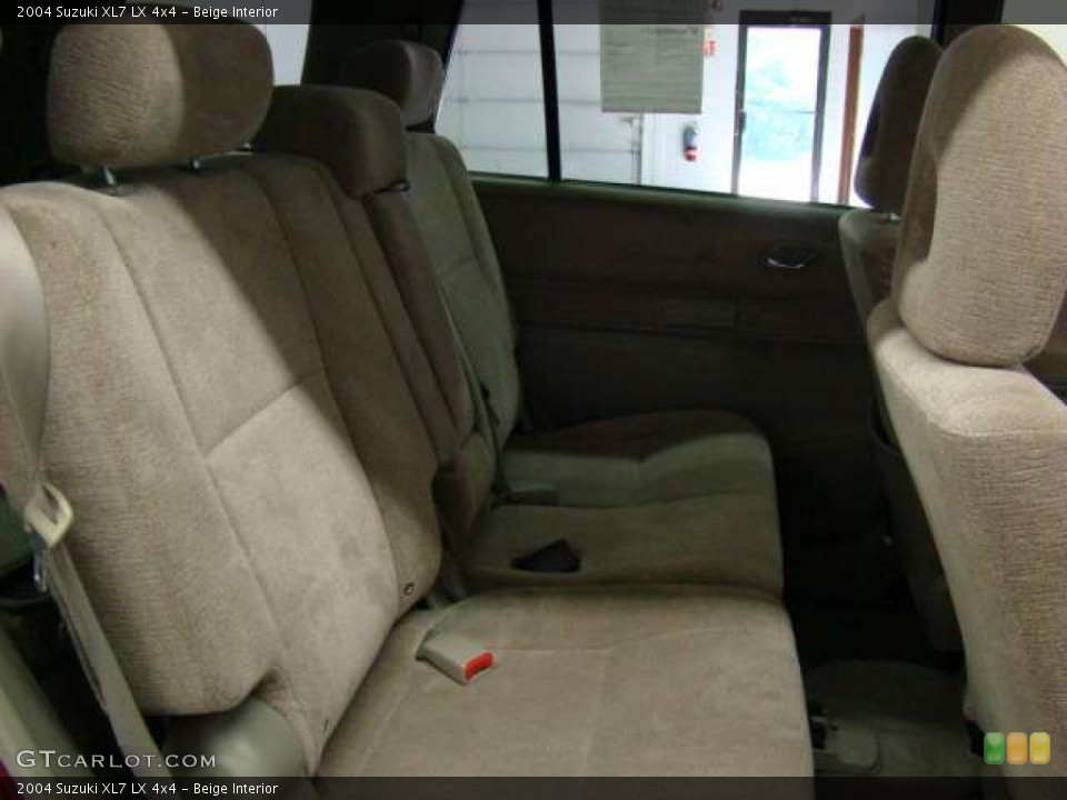 Beige Interior Photo for the 2004 Suzuki XL7 LX 4x4 #55280379