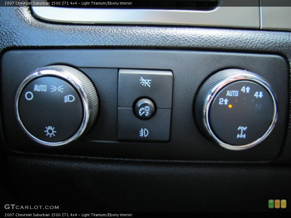 Light Titanium/Ebony Interior Controls for the 2007 Chevrolet Suburban 1500 Z71 4x4 #55289262