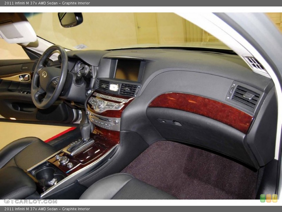 Graphite Interior Photo for the 2011 Infiniti M 37x AWD Sedan #55292110