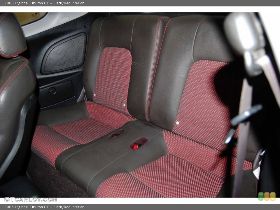 Black/Red Interior Photo for the 2006 Hyundai Tiburon GT #55293364