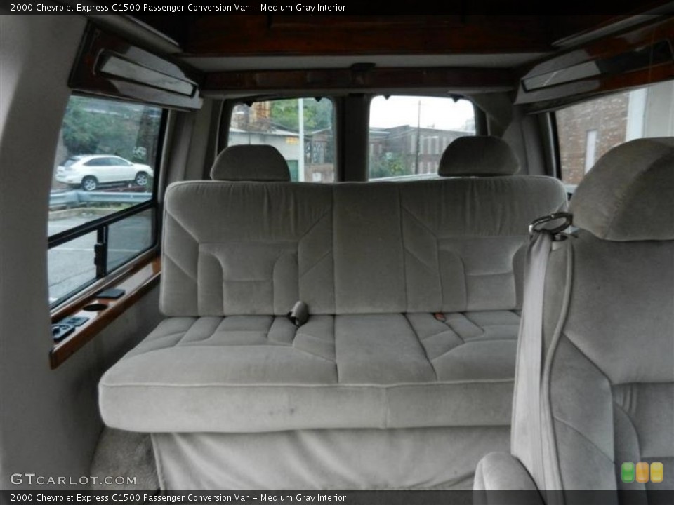Medium Gray Interior Photo for the 2000 Chevrolet Express G1500 Passenger Conversion Van #55305865