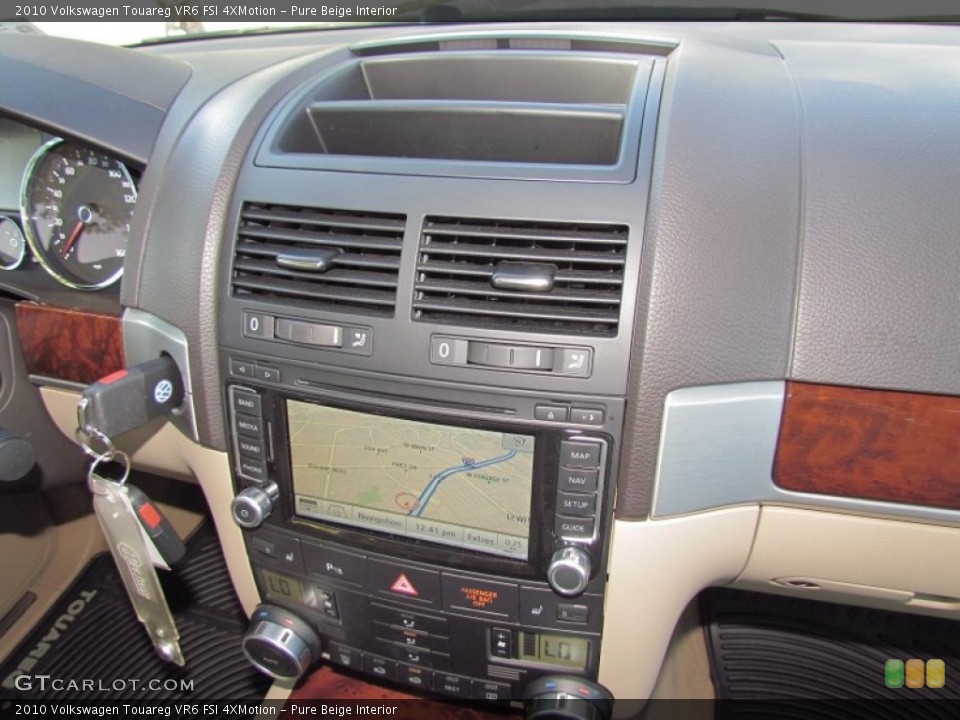 Pure Beige Interior Controls for the 2010 Volkswagen Touareg VR6 FSI 4XMotion #55309451