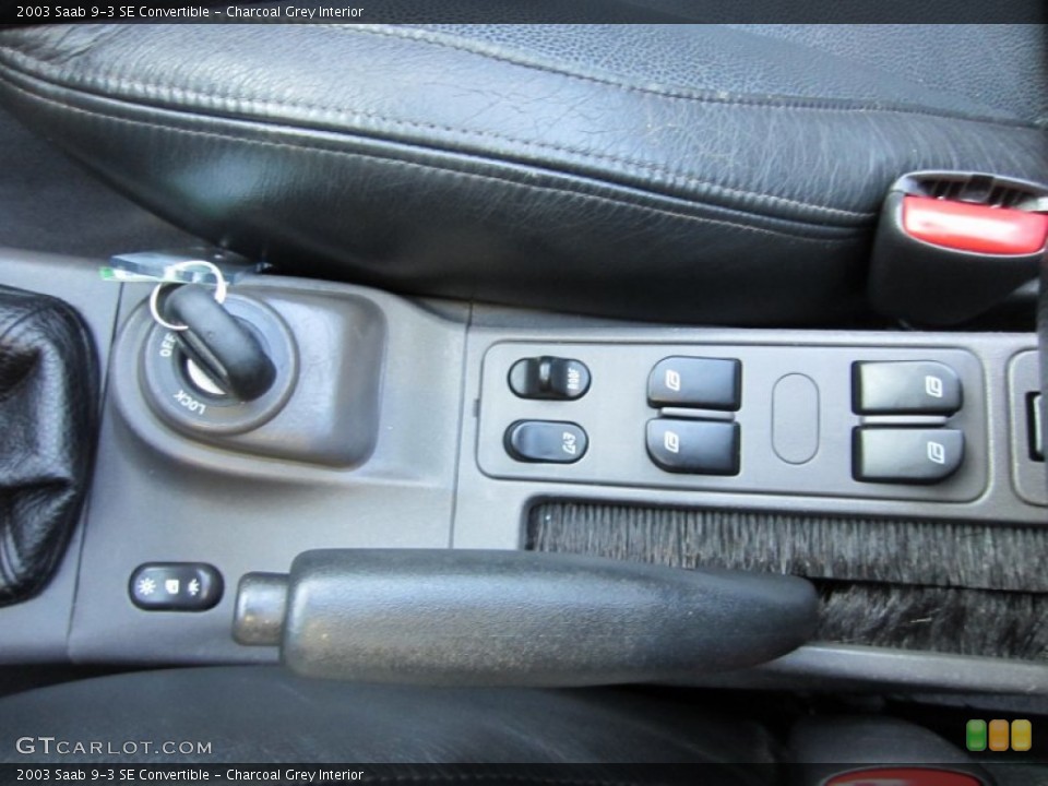 Charcoal Grey Interior Controls for the 2003 Saab 9-3 SE Convertible #55316059
