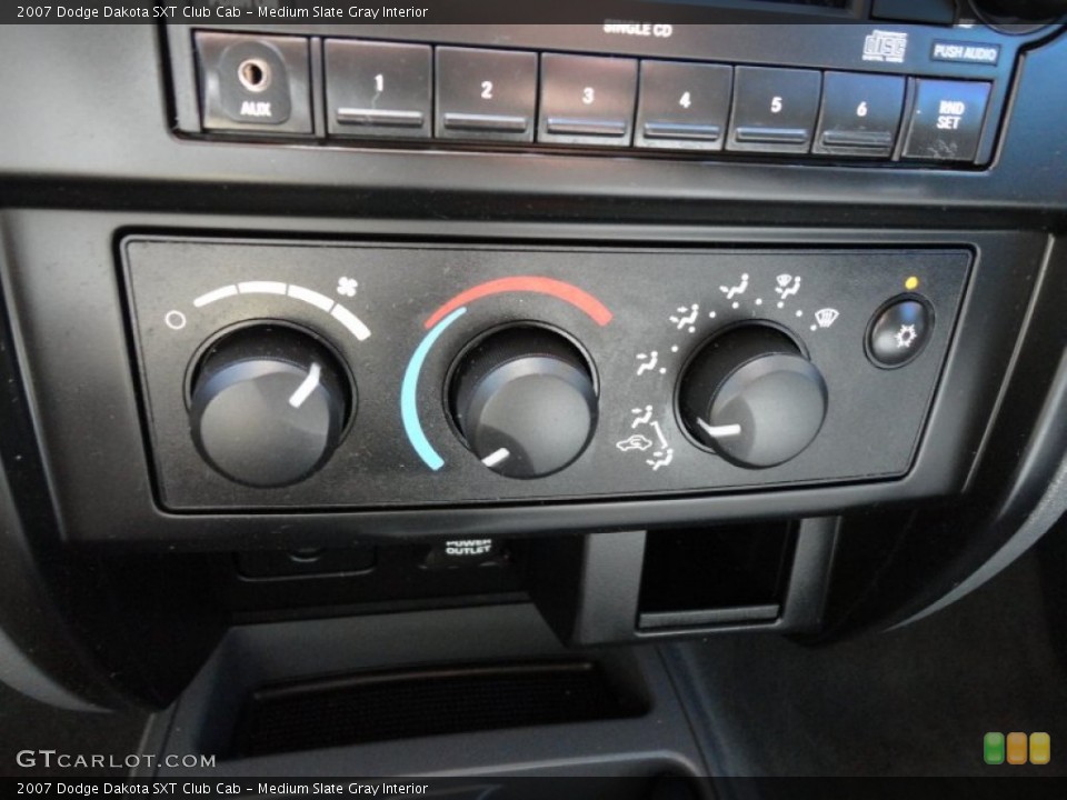 Medium Slate Gray Interior Controls for the 2007 Dodge Dakota SXT Club Cab #55318870
