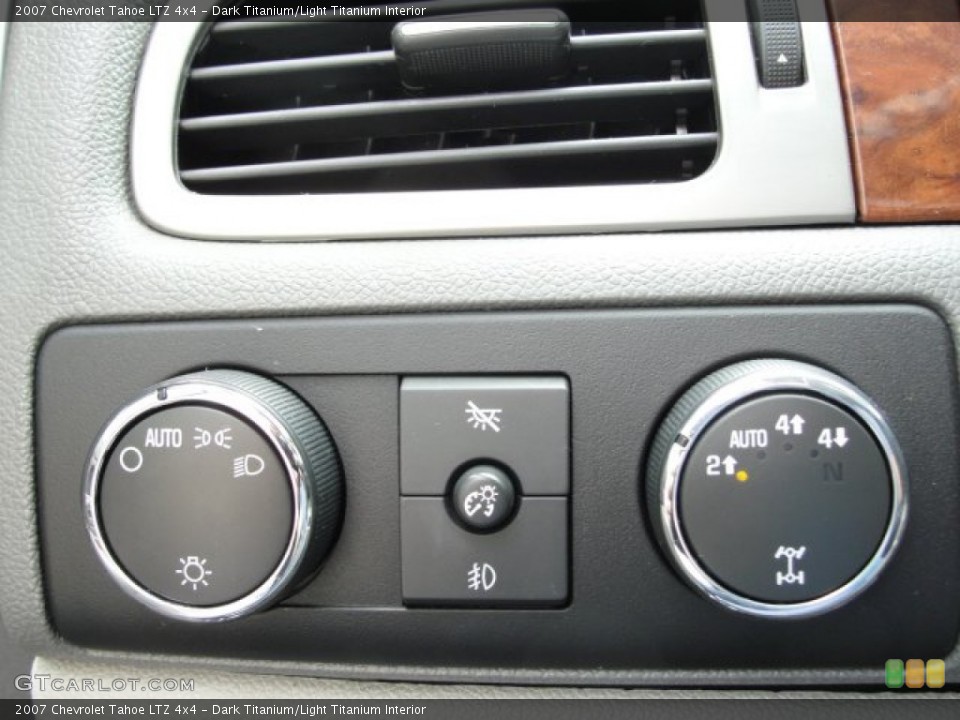 Dark Titanium/Light Titanium Interior Controls for the 2007 Chevrolet Tahoe LTZ 4x4 #55330045