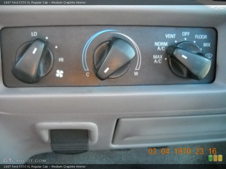 Medium Graphite Interior Controls for the 1997 Ford F250 XL Regular Cab #55330432
