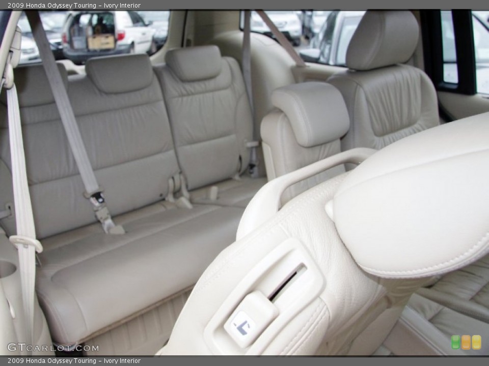 Ivory Interior Photo for the 2009 Honda Odyssey Touring #55337496