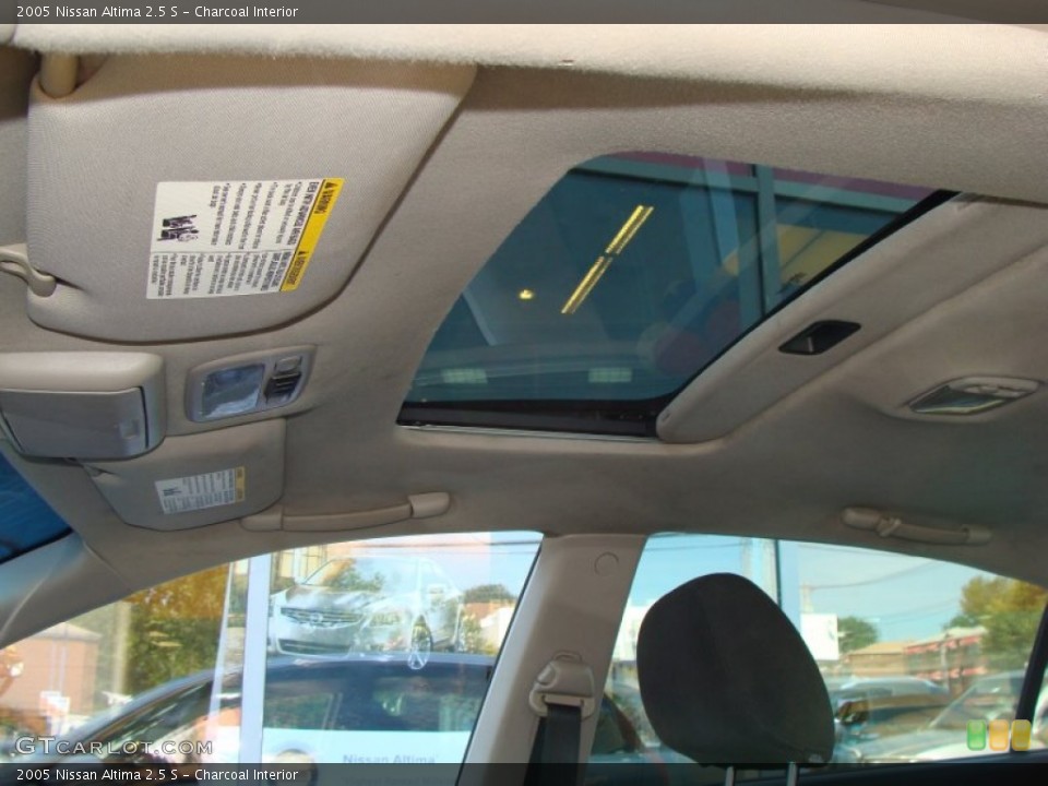 Charcoal Interior Sunroof for the 2005 Nissan Altima 2.5 S #55353578