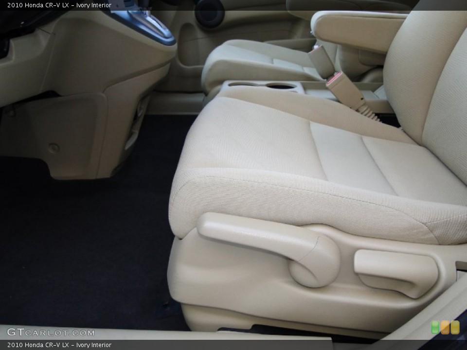 Ivory Interior Photo for the 2010 Honda CR-V LX #55355060