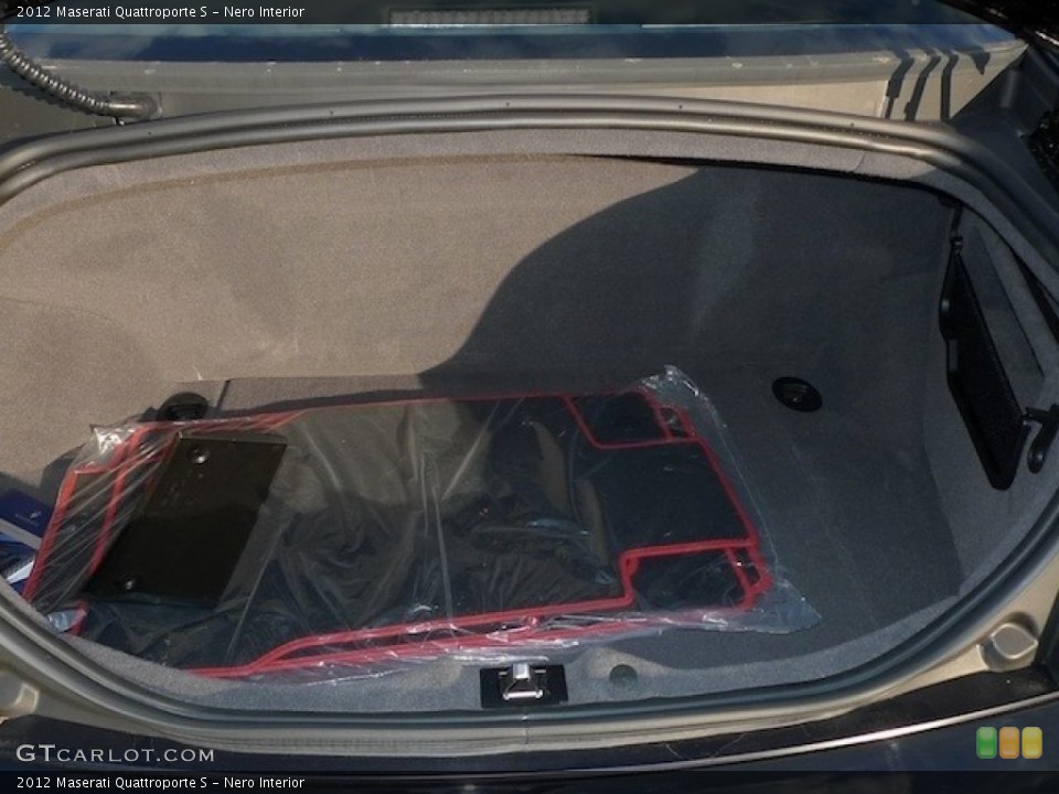 Nero Interior Trunk for the 2012 Maserati Quattroporte S #55364536