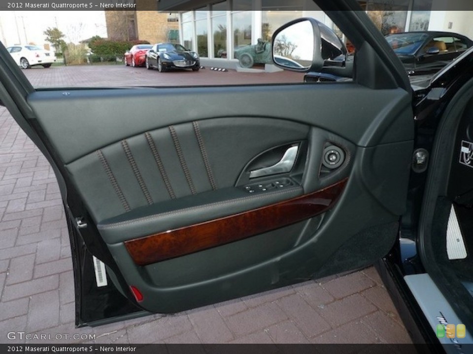 Nero Interior Door Panel for the 2012 Maserati Quattroporte S #55364539