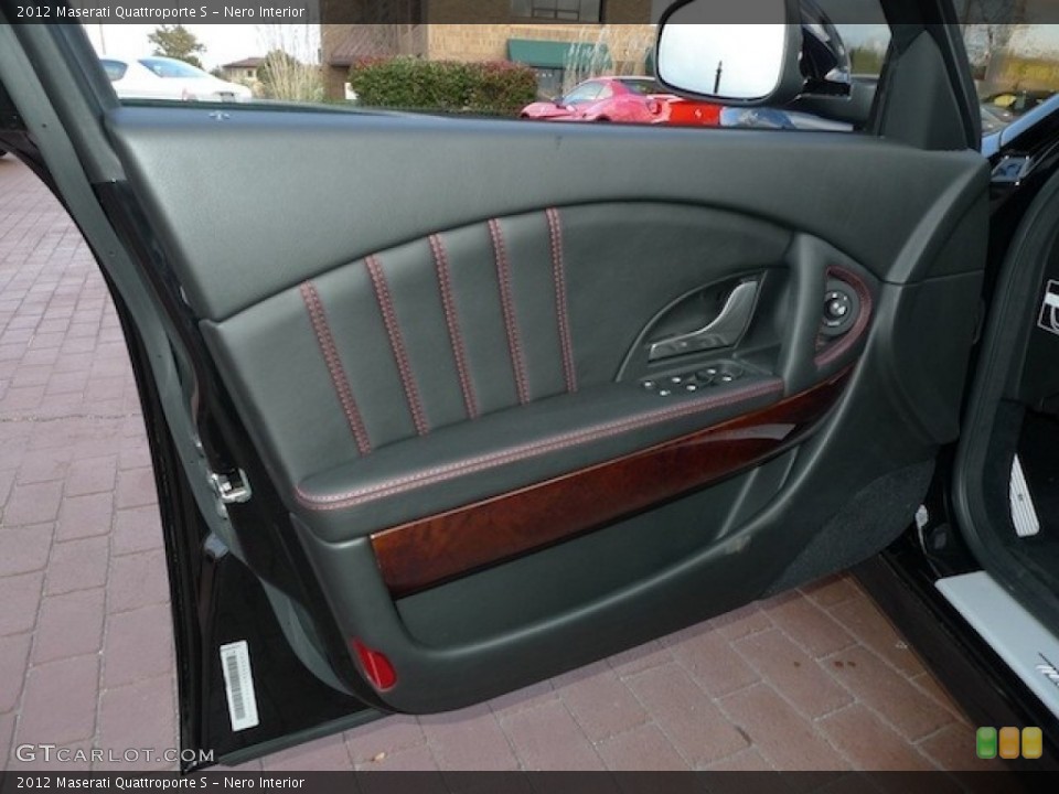 Nero Interior Door Panel for the 2012 Maserati Quattroporte S #55364554