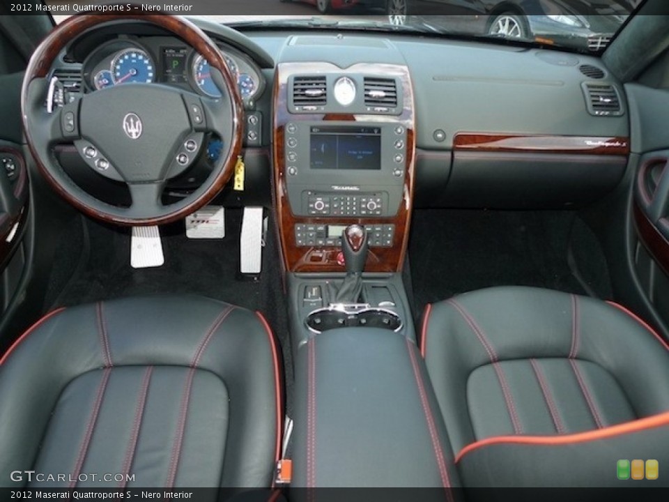 Nero Interior Dashboard for the 2012 Maserati Quattroporte S #55364599